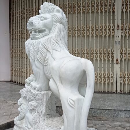 Lion Statue  Animal Sculpture